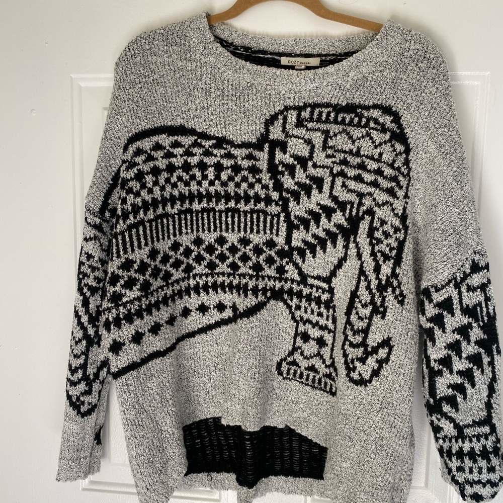 Sweater - Picture 6 of 6